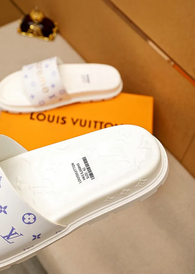 Louis Vuitton x Supreme Monogram Slide Slippers 8