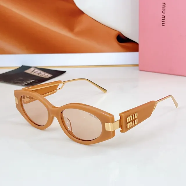 Miu Miu Gafas de sol marco rectangular-ovalado negro oro acetato grueso 3