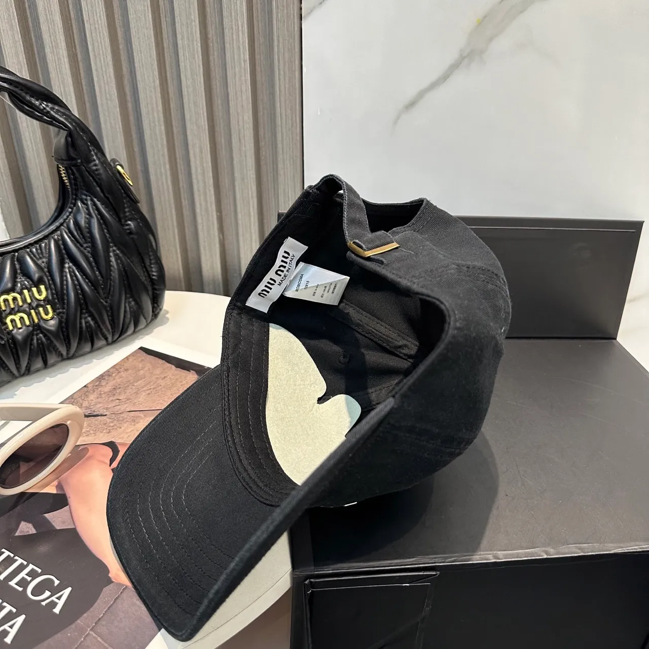 Miu Miu logo bordado gorra de béisbol negra 7