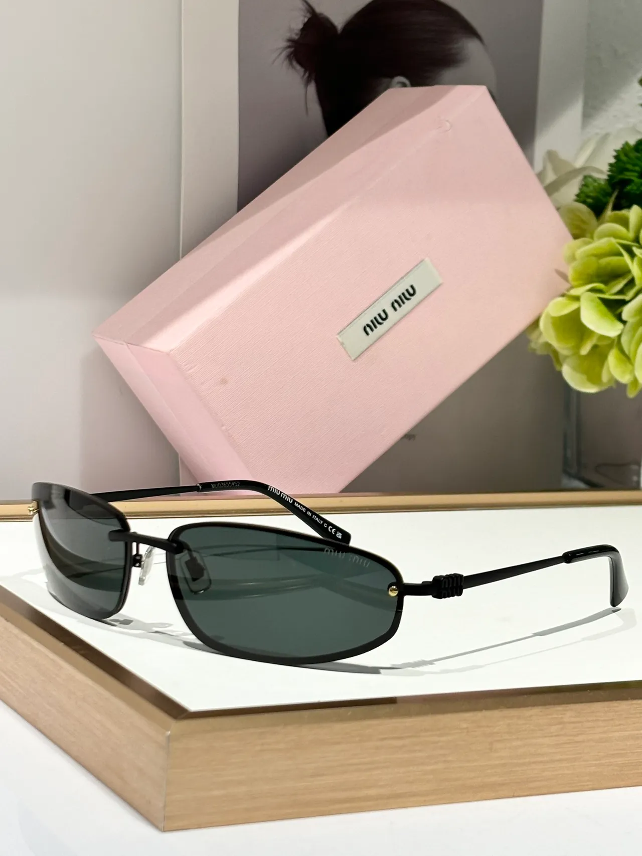 Miu Miu Lunettes de soleil en métal doré et écaille de tortue 4