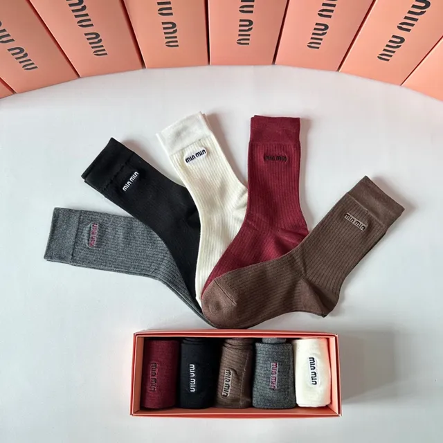 Miu Miu Logo-Embroidered Ribbed Crew Socks 4
