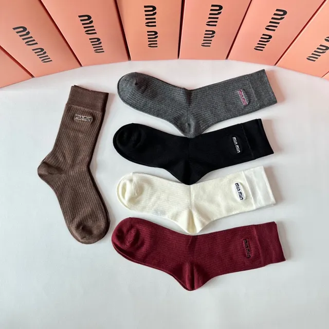 Miu Miu Logo-Embroidered Ribbed Crew Socks 6