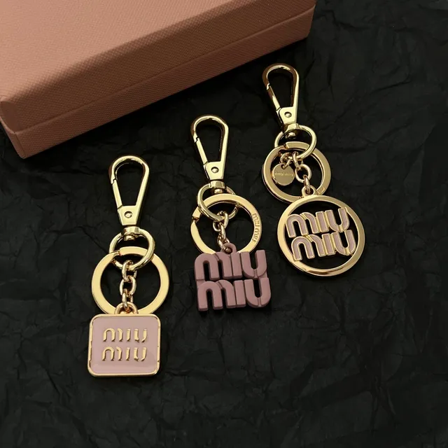 Miu Miu Chaveiro Multi-Charm Corrente Ouro Rosa Metal Esmaltado Encantos Pulseira 2