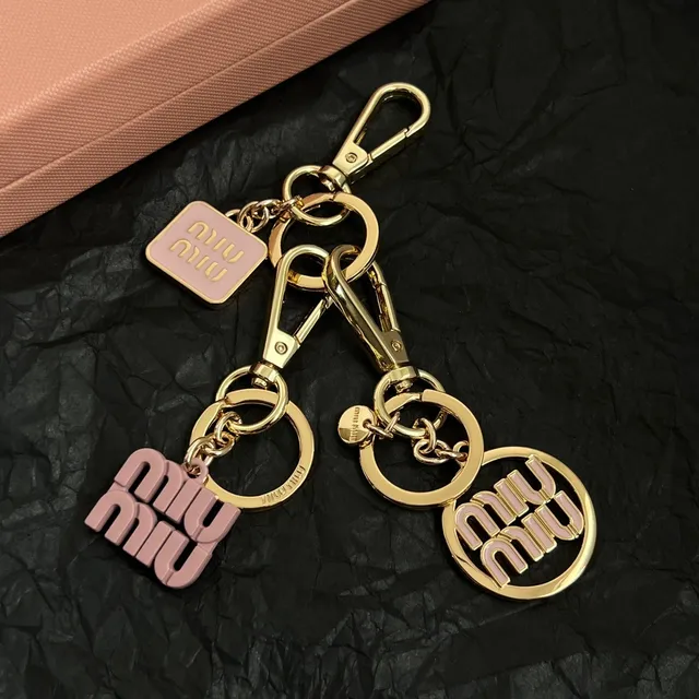 Miu Miu Chaveiro Multi-Charm Corrente Ouro Rosa Metal Esmaltado Encantos Pulseira 4