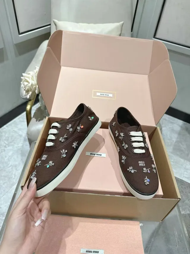 Miu Miu Wander Sapatos de lona marrom crystal 6