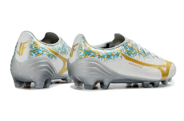 Mizuno White Gold Low-Cut Lace-Up Textured Knit Upper Firm-Ground Soccer Shoes 5