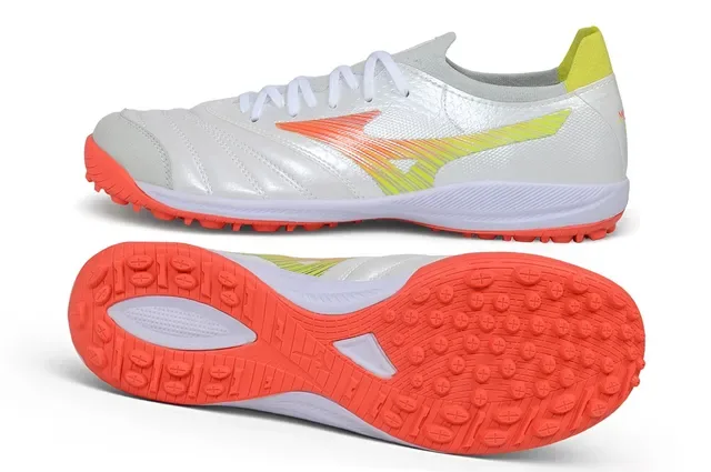 Mizuno White Orange Quilted Synthetic Upper Wave-Logo Side Stripe Turf Soccer Shoes 6