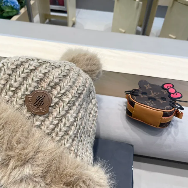 Moncler Beige Brown Chunky Cable-Knit Faux Fur Trim Beanie 4