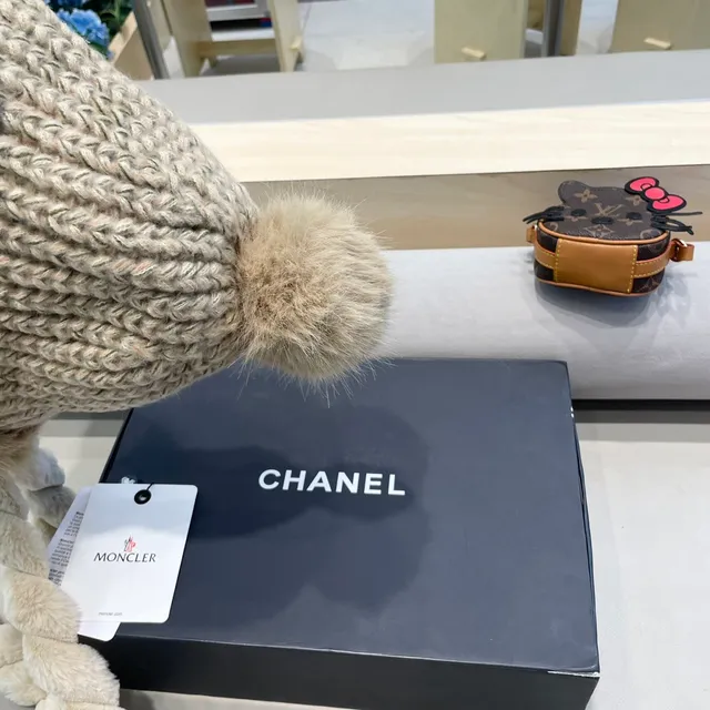 Moncler Beige Brown Chunky Cable-Knit Faux Fur Trim Beanie 6