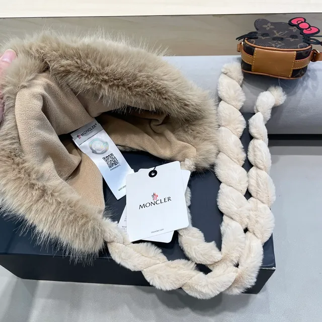 Moncler Beige Brown Chunky Cable-Knit Faux Fur Trim Beanie 8