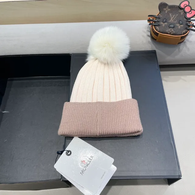 Moncler Boné Bege Branco de Dois Tons Tricô com Pelúcia Sintética Pom-Pom 8
