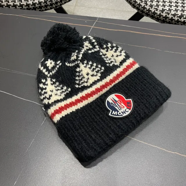 Écharpe Moncler Noire Rouge Tricot Côtelé Inspiré en Fair Isle Panneau Latéral Cachemire 3