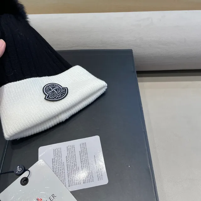 Moncler Black White Ribbed Knit Two-Tone Beanie 5