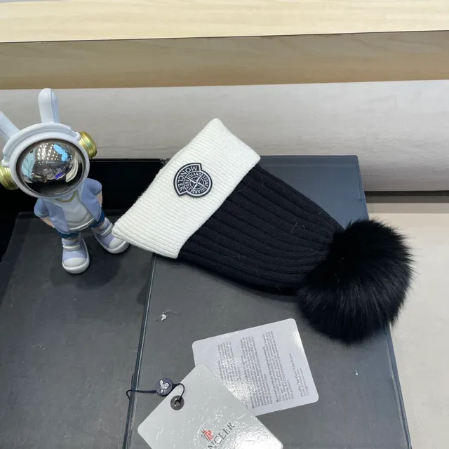 Moncler Black White Ribbed Knit Two-Tone Beanie 9