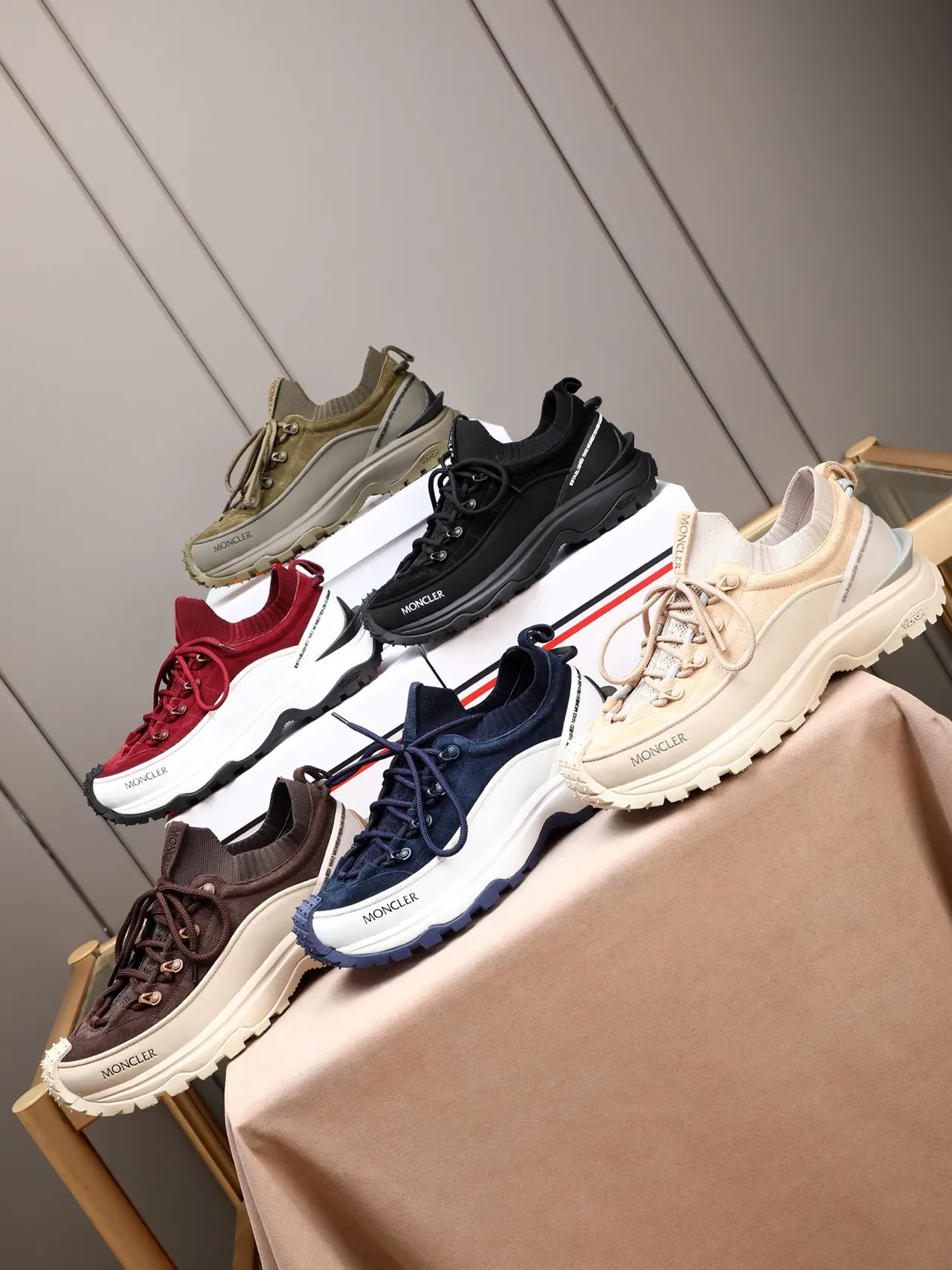 Moncler Sneakers Lifestyle Marron de Daim avec Col Tricoté 2