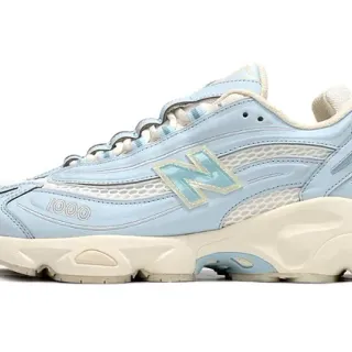 New Balance 1000 أحذية رياضية سميكة بلون أزرق فاتح وكريمي