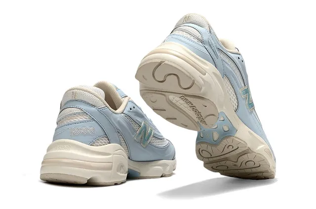 New Balance 1000 أحذية رياضية سميكة بلون أزرق فاتح وكريمي 3