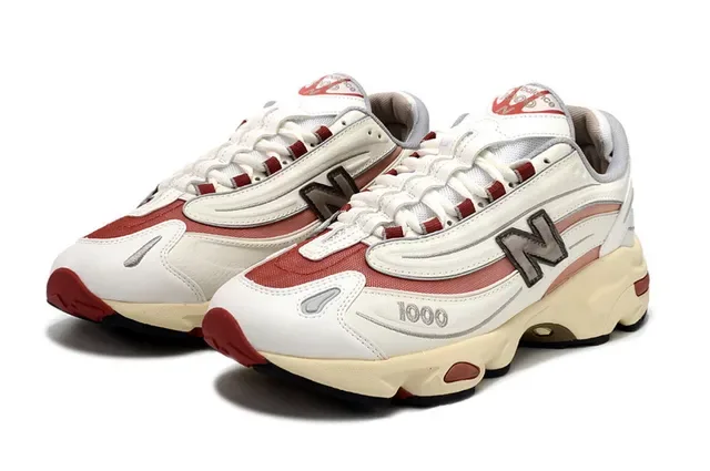New Balance 1000 Sneakers Chunky Off-White et Rouge 2