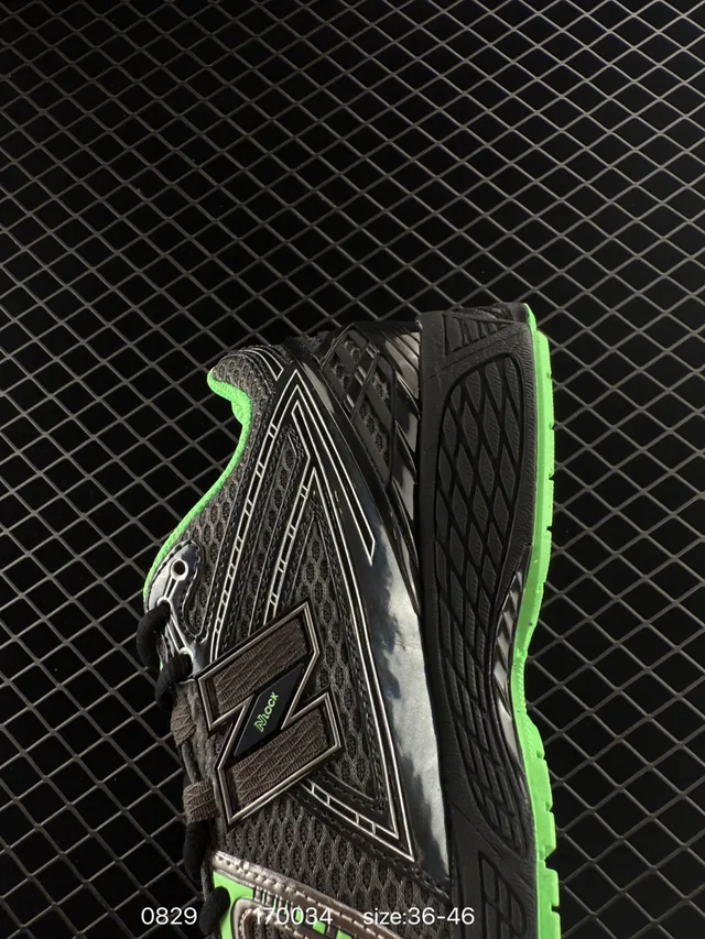 New Balance 1906R Zapatos de correr negros y verde neón 3