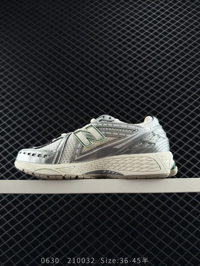 New Balance 2002R Blanc Gris Vert Sneakers Lifestyle 5