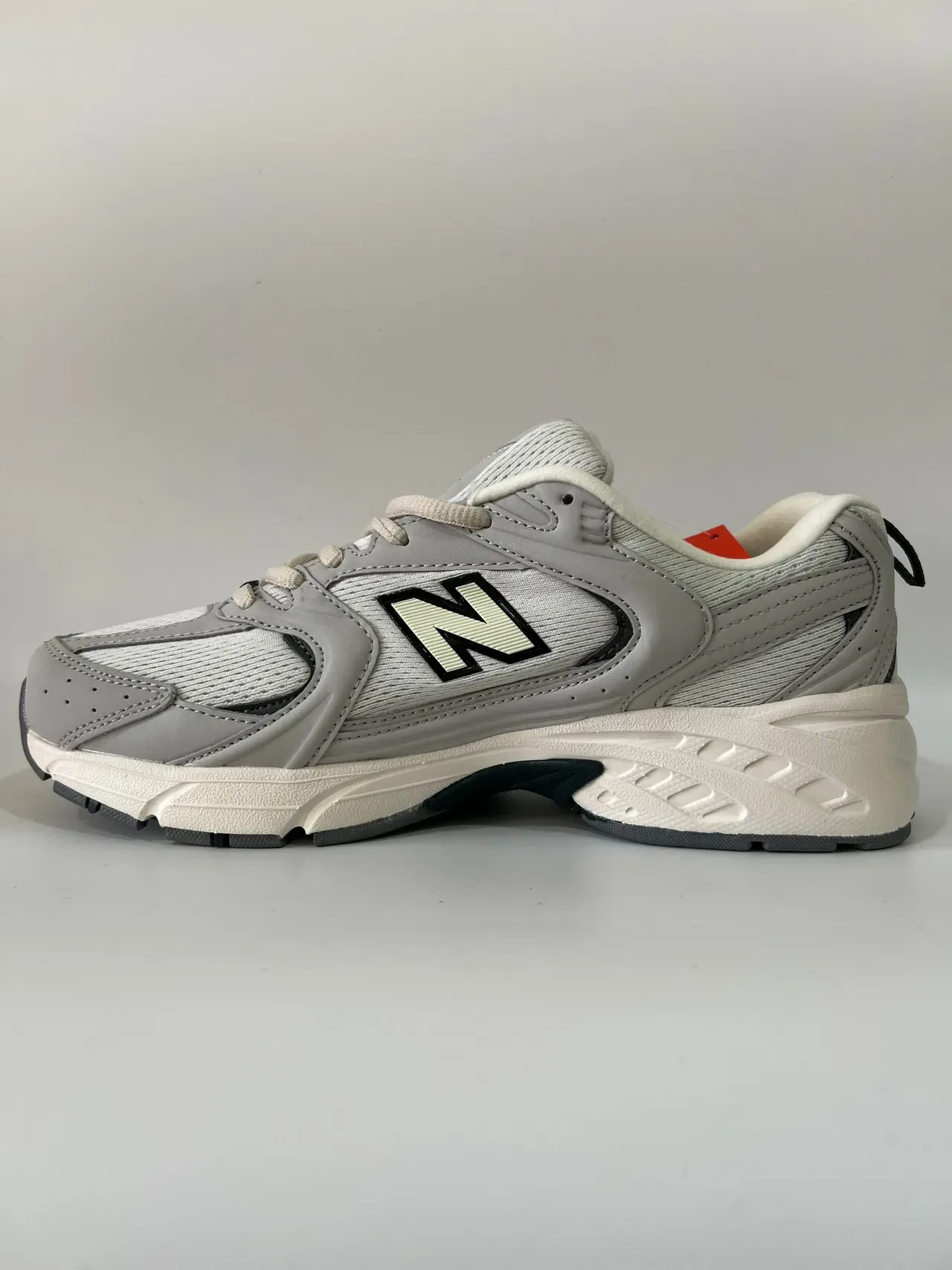 New Balance 530 Gris y Off-White Zapatillas Lifestyle 5