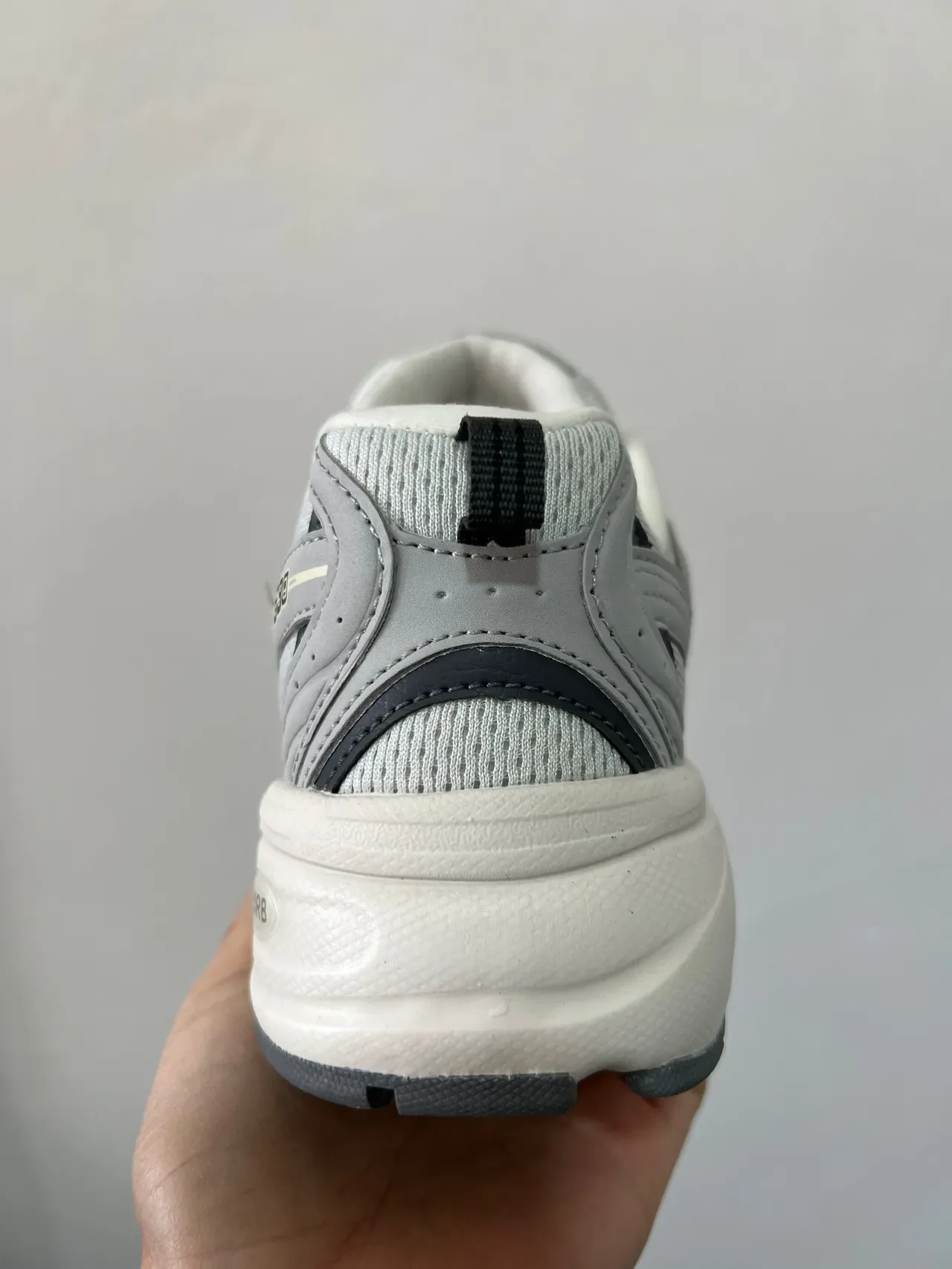 New Balance 530 Gris y Off-White Zapatillas Lifestyle 7
