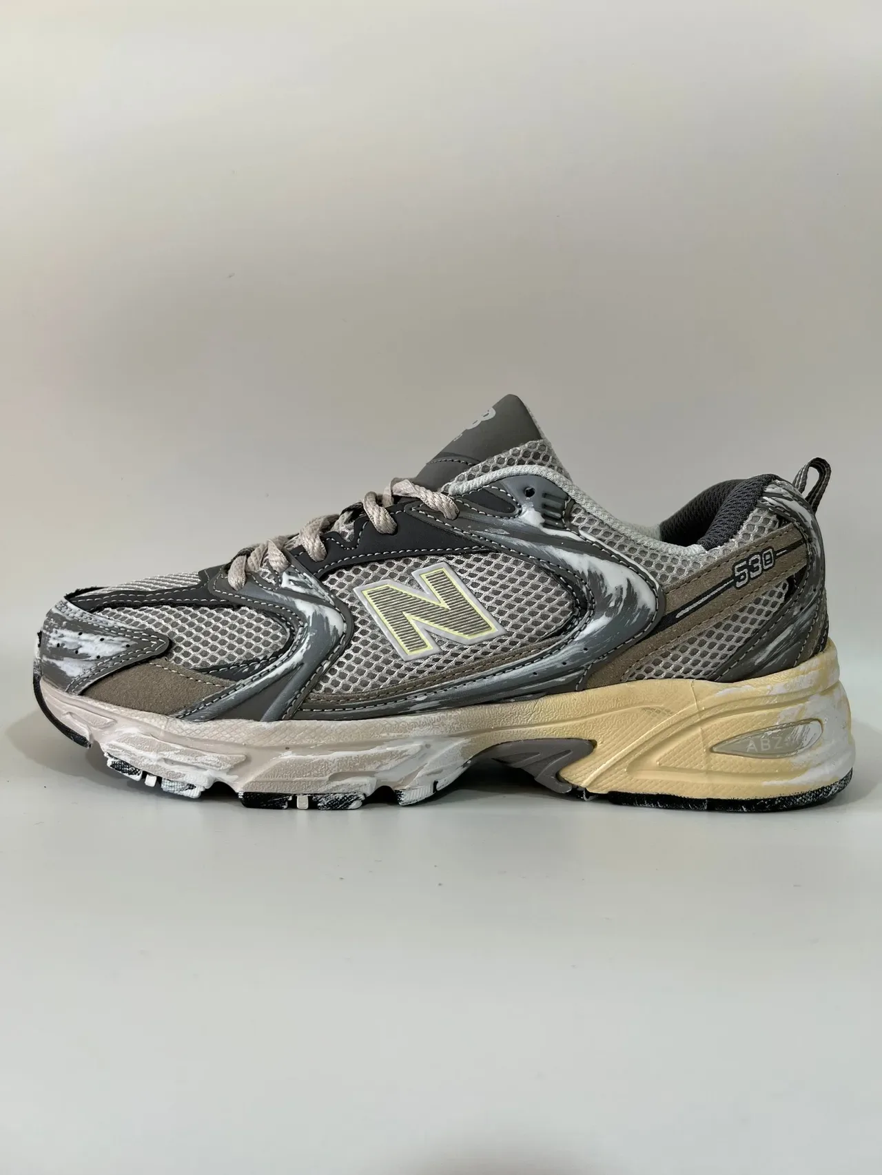 New Balance 530 أحذية رياضية أسلوب حياة رمادي بيج مع رذاذ الطلاء 6