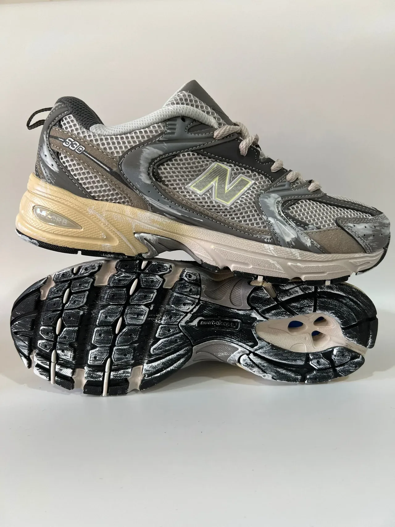 New Balance 530 أحذية رياضية أسلوب حياة رمادي بيج مع رذاذ الطلاء 7