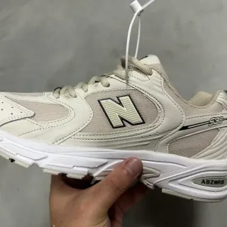 New Balance 530 Off-White وأسود أحذية أسلوب حياة