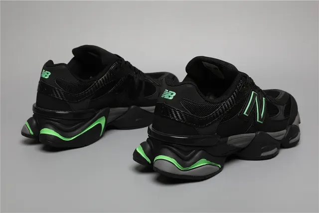 New Balance 9060 Chaussures lifestyle noires et vertes chunky avec semelle intermédiaire en couches texturisées fibre de carbone superpositions 3
