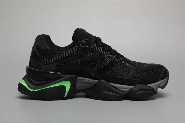 New Balance 9060 Chaussures lifestyle noires et vertes chunky avec semelle intermédiaire en couches texturisées fibre de carbone superpositions 8