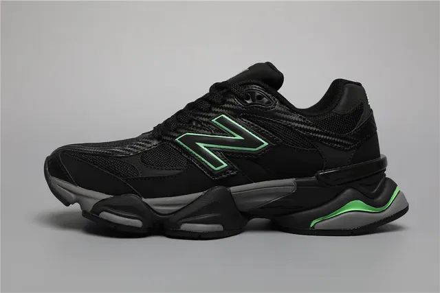New Balance 9060 Chaussures lifestyle noires et vertes chunky avec semelle intermédiaire en couches texturisées fibre de carbone superpositions 9