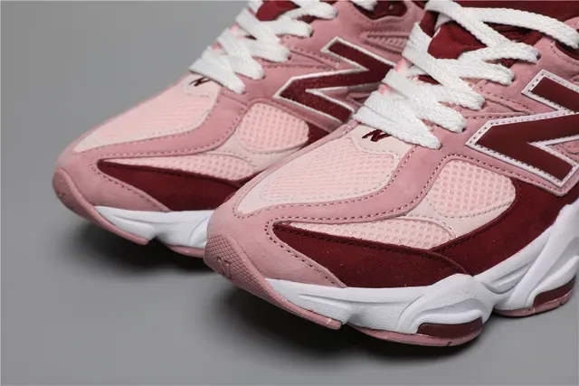 New Balance 9060 酒红色和粉色生活方式运动鞋 4