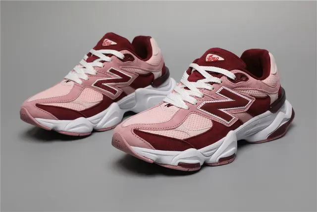 New Balance 9060 酒红色和粉色生活方式运动鞋 5