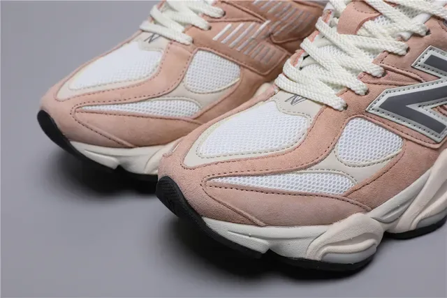 New Balance 9060 Tênis Lifestyle Rosa Poeira e Off-White 4