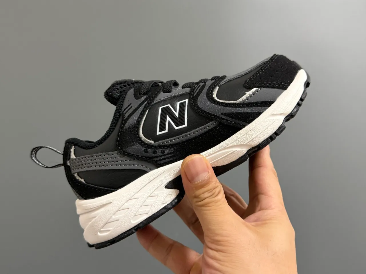 New Balance 9060 Gray Navy Midsole Multi-Panel Upper Chunky Sneakers 17
