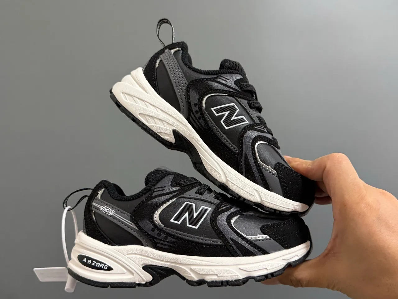 New Balance 9060 Gray Navy Midsole Multi-Panel Upper Chunky Sneakers 19