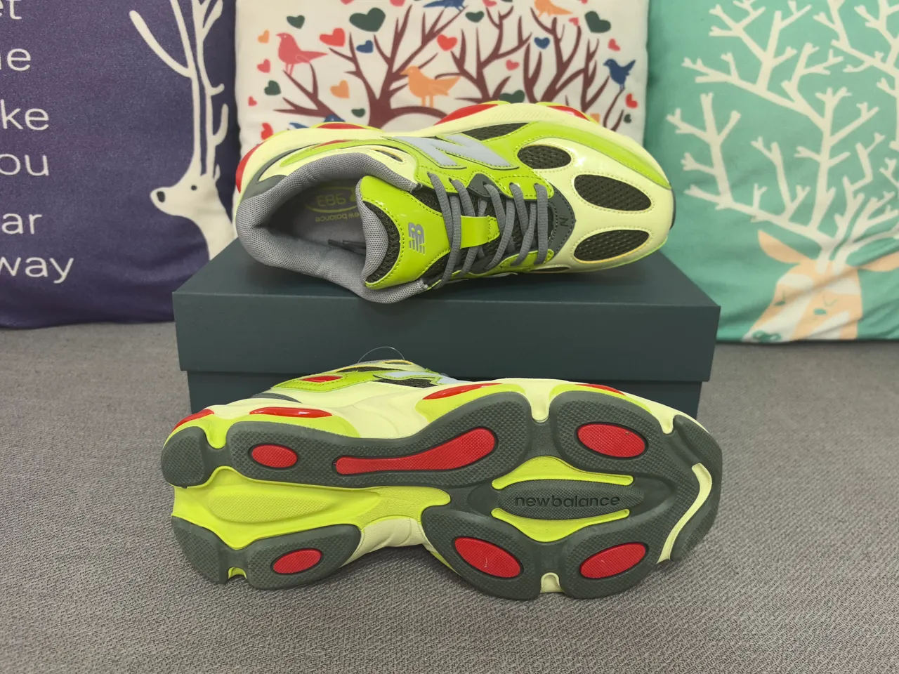 New Balance 9060 Vert Lime Gris Rouge Sneakers Chunky 2