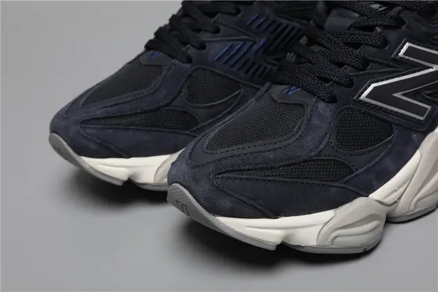 New Balance 9060 bleu marine et crème sneakers lifestyle 4