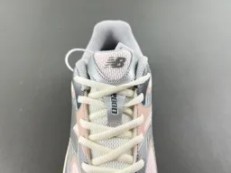 New Balance 9060 粉灰生活方式运动鞋 5