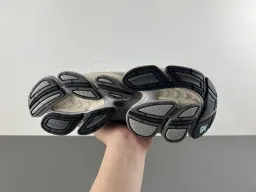 New Balance 9060 粉灰生活方式运动鞋 8