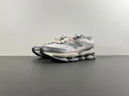 New Balance 9060 粉灰生活方式运动鞋 9