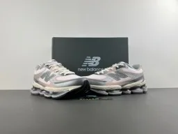 New Balance 9060 粉灰生活方式运动鞋 12