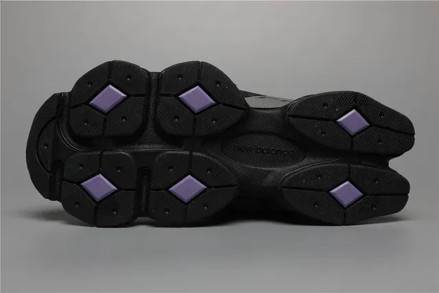 New Balance 9060 violet noir blanc sneakers lifestyle 6