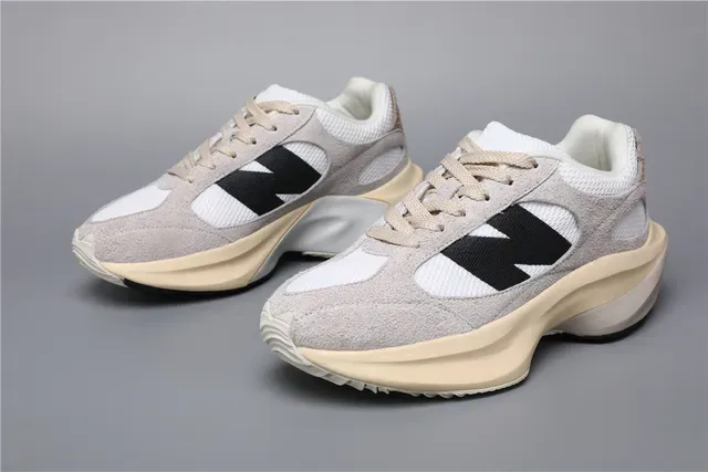 New Balance بيج أسود تشونكي مجسم وسط النعل جلد ناعم وشبكة علوية أحذية رياضية أسلوب حياة 5