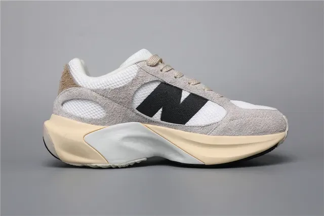 New Balance بيج أسود تشونكي مجسم وسط النعل جلد ناعم وشبكة علوية أحذية رياضية أسلوب حياة 8