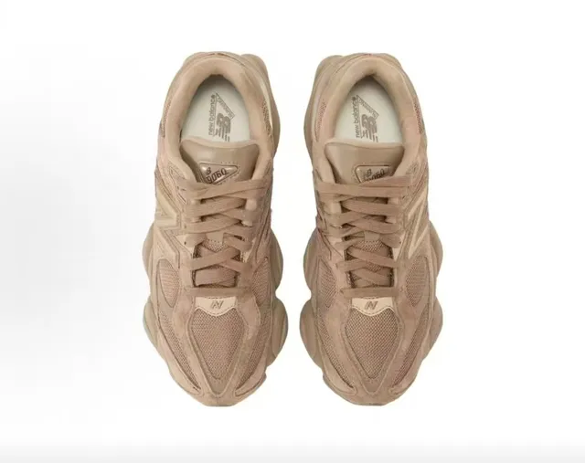 New Balance Beige Monocromatique Suede Et Mesh Upper Chaussures Chunky 4