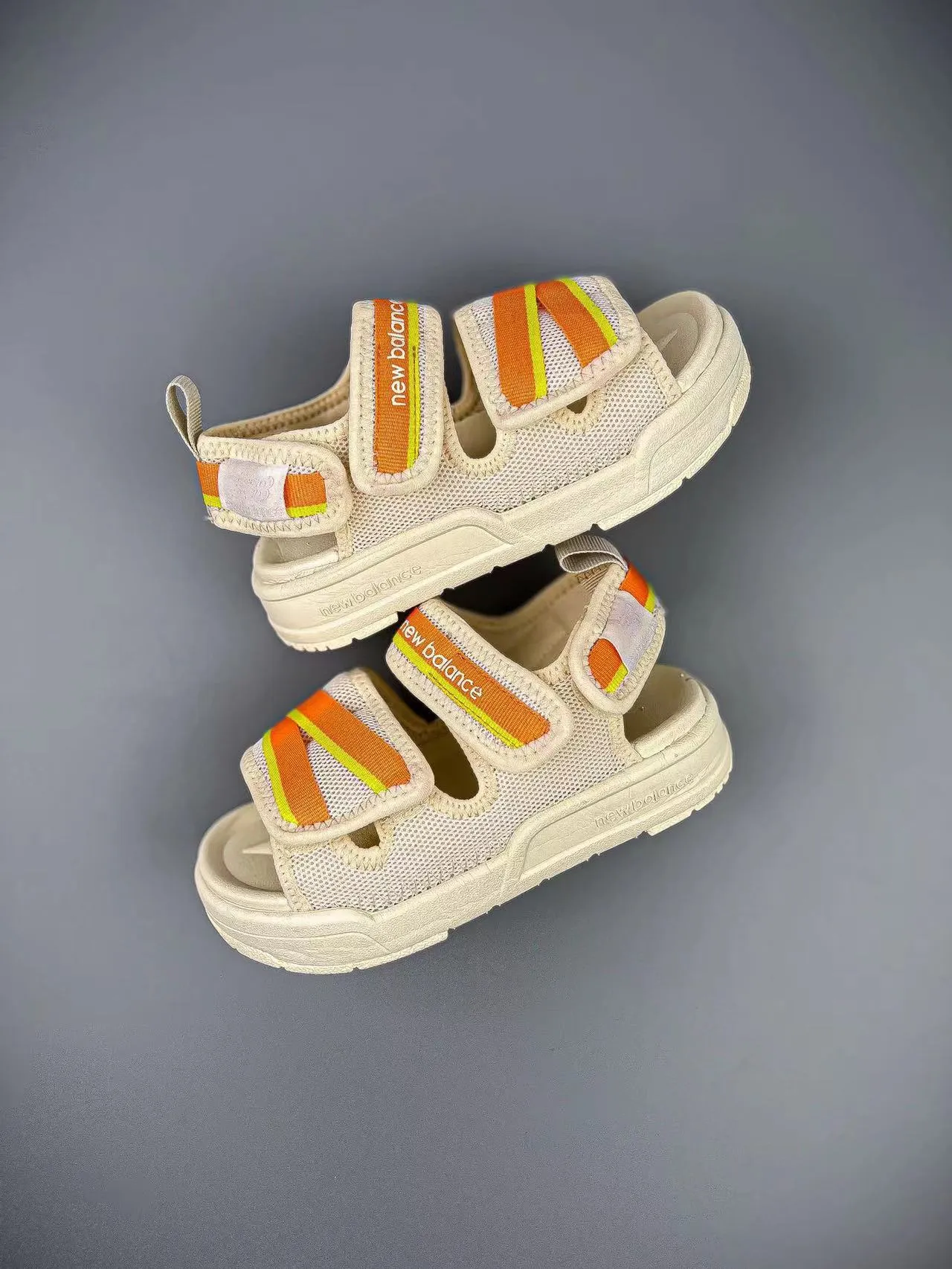 Sandales casuales New Balance beige multicolore mesh supérieur sangles velcro 7
