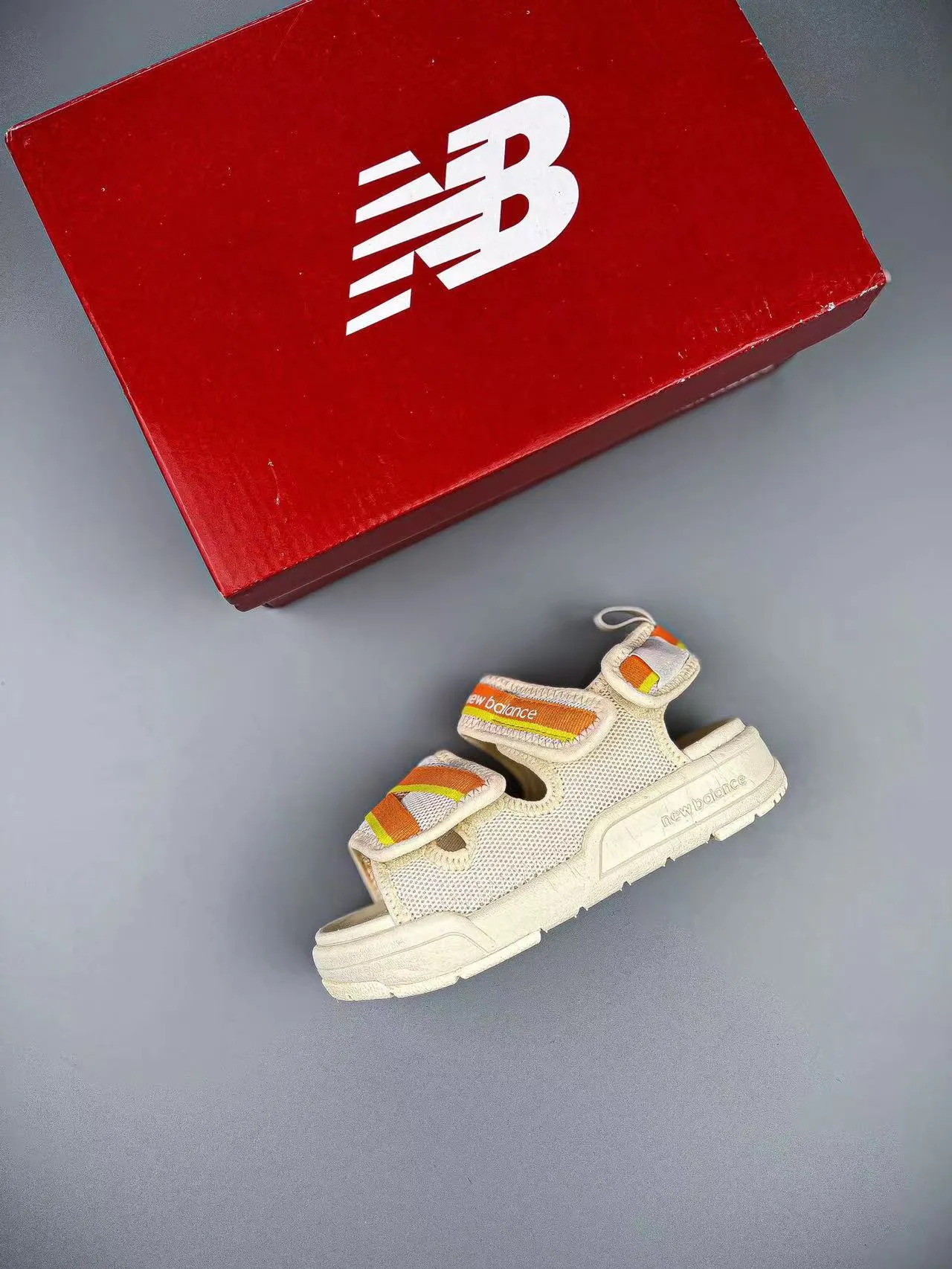 Sandales casuales New Balance beige multicolore mesh supérieur sangles velcro 14