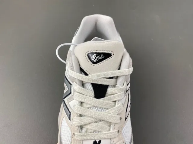 New Balance Bege Prateado Silhueta Metálico N Logo Tênis Chunky 6